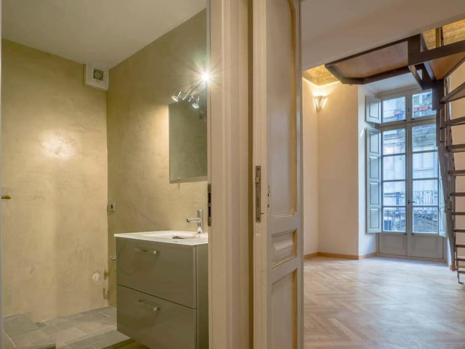 Apartamento Elegante In Centro. Turín