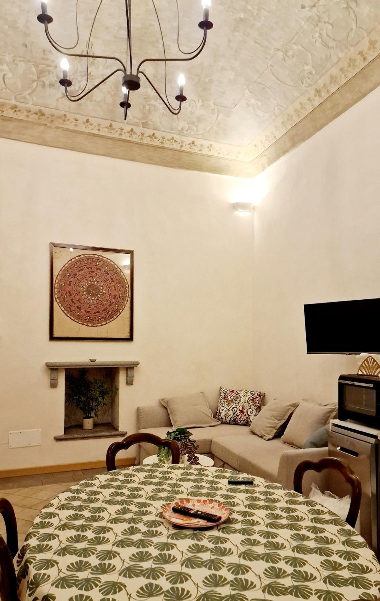 Elegante In Centro. Apartamento *
